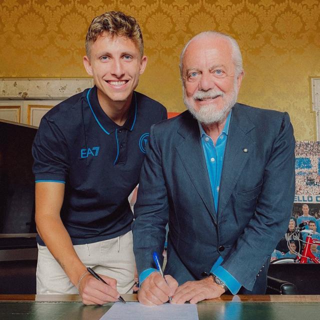 1693920296806079973.jpg F4tjTFzX0BEVXWO.jpg